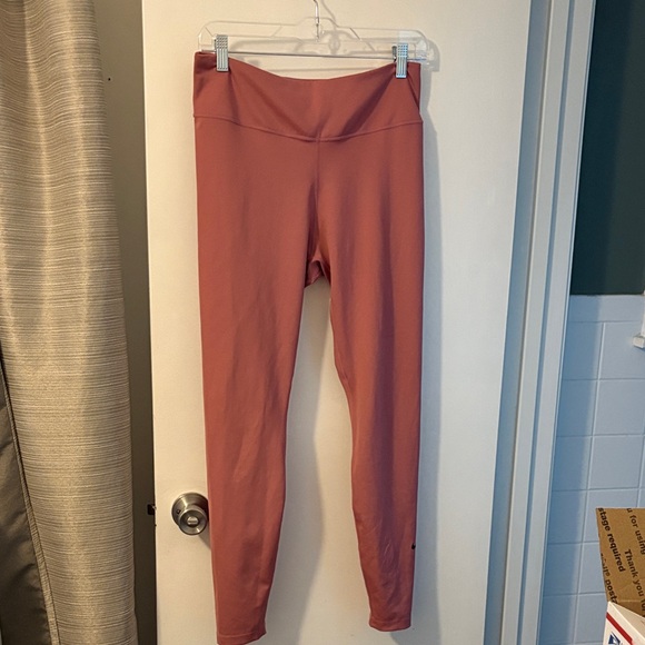 Nike Coral Activewear with Black Logo - Picture 1 of 2